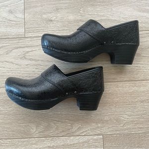 Dansko Black Foral Pattern Clogs Size 36